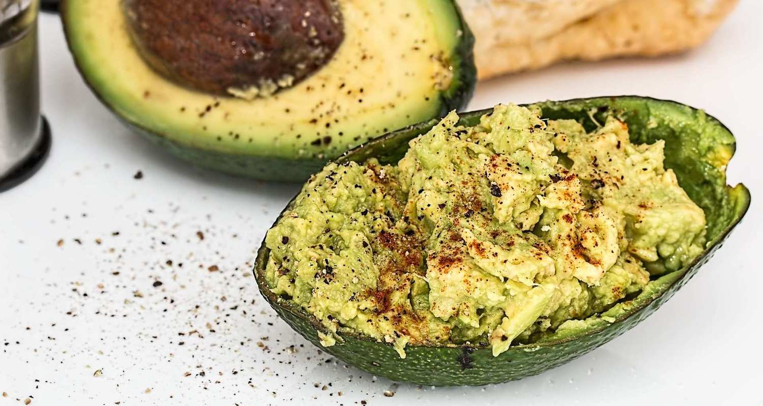 Cooking with CBD can be easy. Try adding CBD oil to your next batch of guacamole.